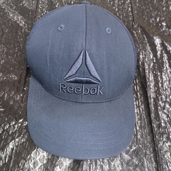 Reebok Navy Blue Hat - Picture 1 of 14